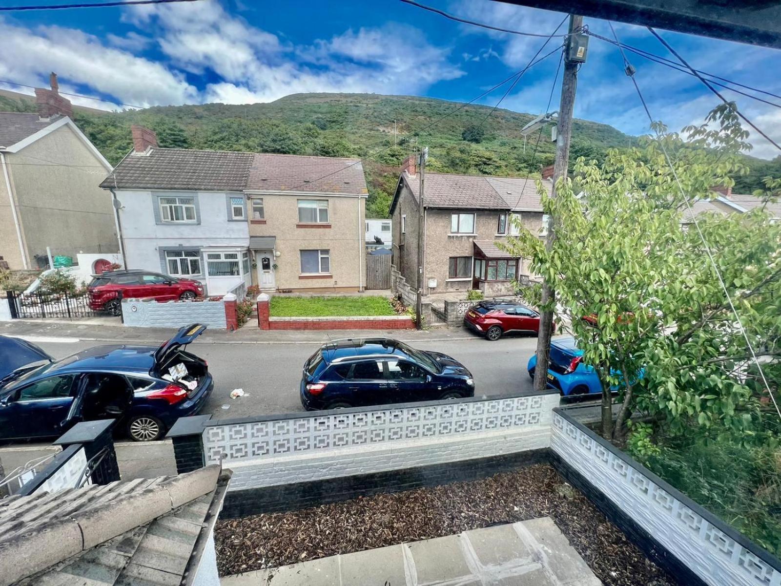 Executive 3 Bedroom Port Talbot Town Centre Margam Sleeps 7 المظهر الخارجي الصورة